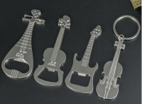 Llavero Metalico forma de Guitarra con Destapador de Botellas, 83x34 mm
