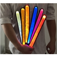 Manilla o Brazalete Reflectivo con luz LED, de 36 x 4 cmts