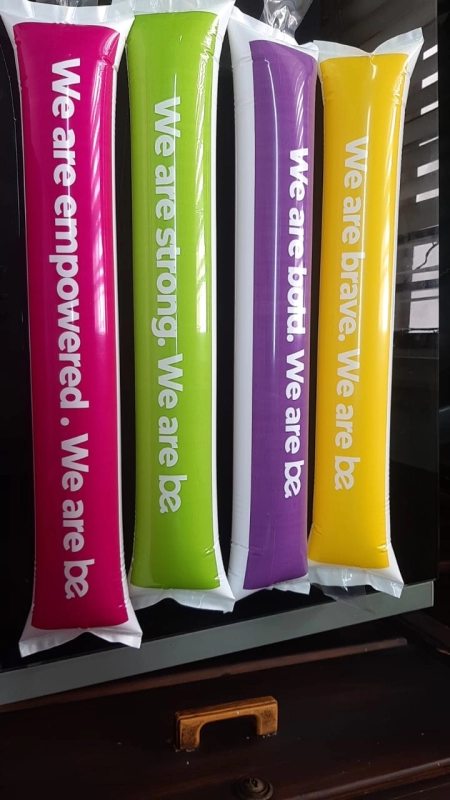 Golpeador en Polietileno calibre 2.5, color blanco, de 11 x 54 cmts