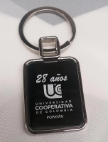 Llavero Square, metalico, con marco plateado e interior negro, 3 x 4 cmts