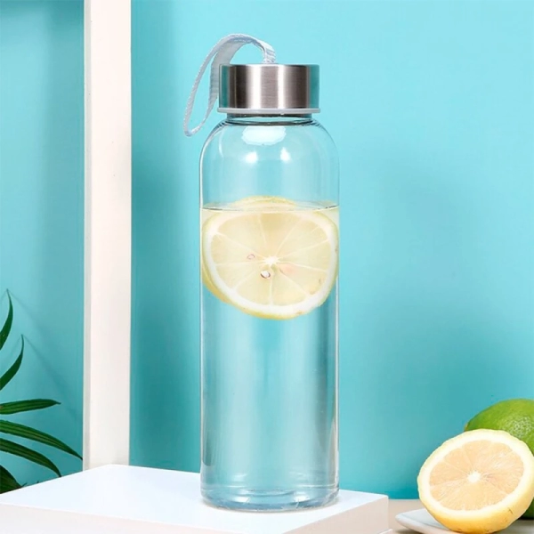 Botella Spring 550 ml , plastica Tpte tapa en Acero y cordon para colgar