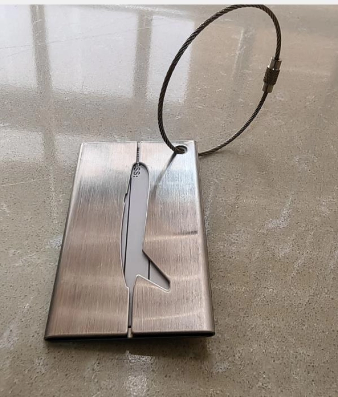 Identificador de Maletas elaborado en Aluminio, de 80 x 43 mm