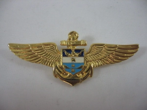 Pin Metalico diseño especial en alto y bajo relieve y con relleno de color