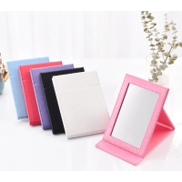 Espejo Plegable en imitacion Cuero, de 11 X 15 cmts