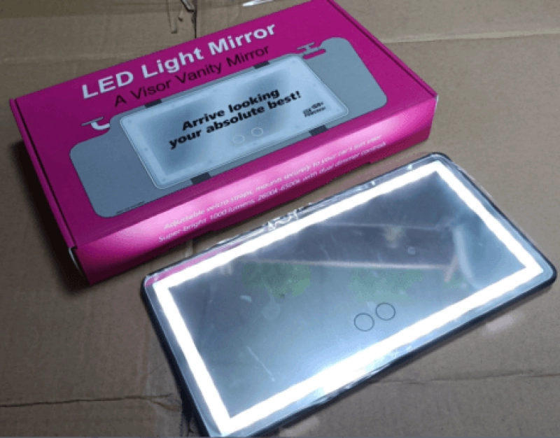 Espejo con luz LED para colocar en el visor del carro, 26 x 13.4 x 0.8 cmts