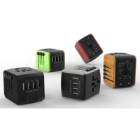 Adaptador para Viajes con multiples Conectores, 5 x 5 x 6.5 cmts