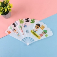 Ventilador o Abanico Manual, manija y cuerpo plasticos, de 18 x 3.5 cmts