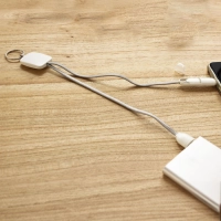 Cable Cargador para Celular x 2, con llavero, tamaño 26.5 cmts