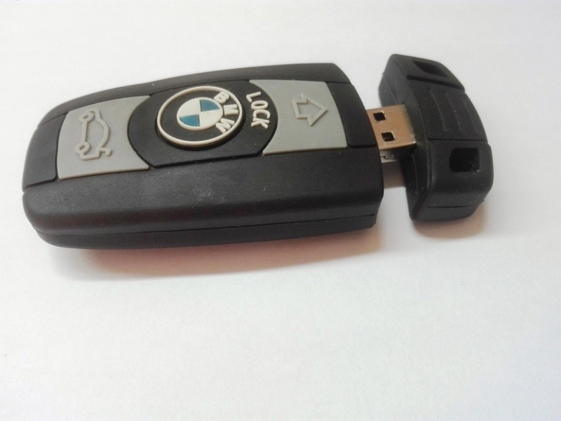 Memoria USB en PVC 2D diseño Llave de Carro