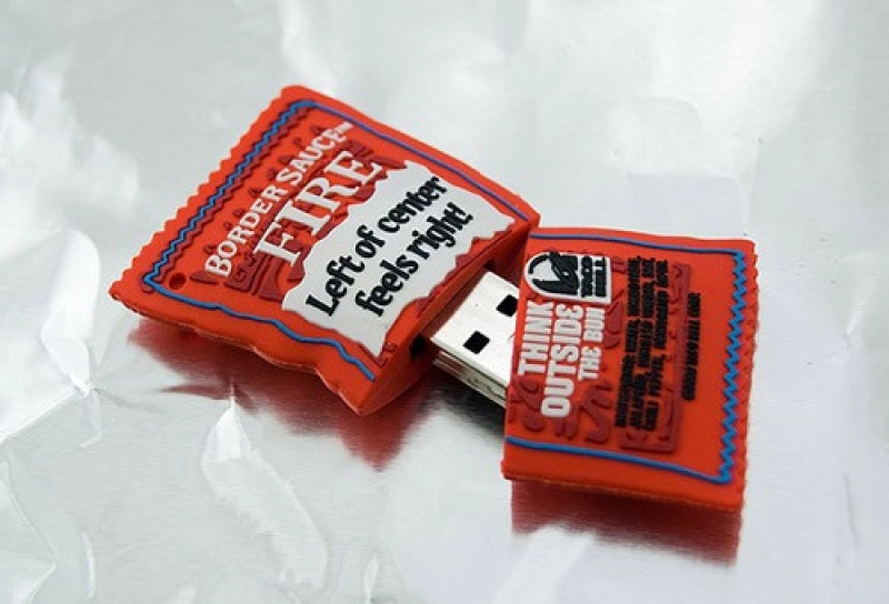Memoria USB en PVC 2D diseño Bolsa de Salsa