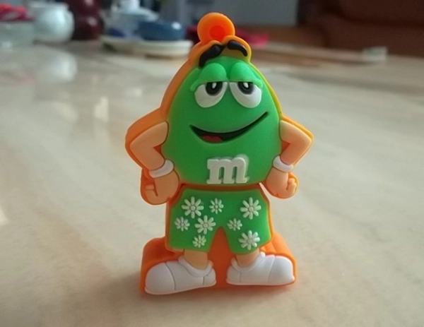 Memoria USB en PVC 3D diseño M&M