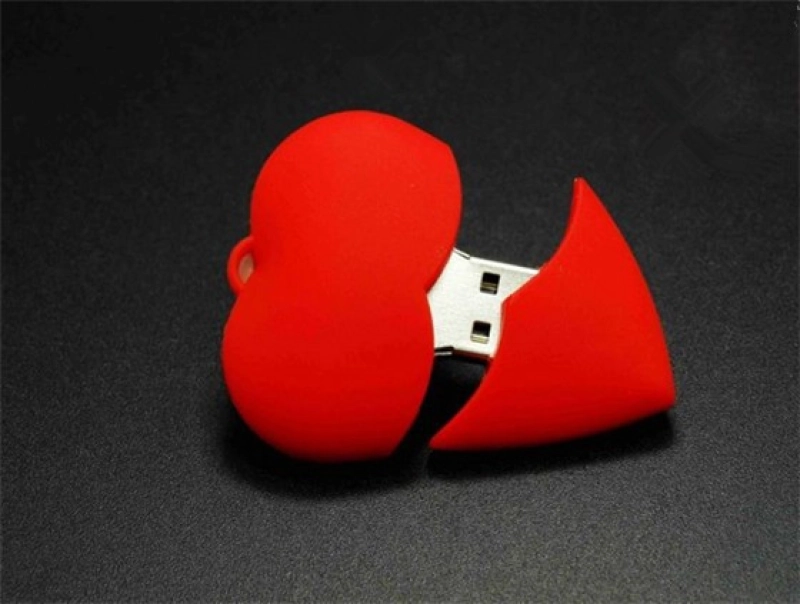 Memoria USB en PVC 2D diseño Corazon