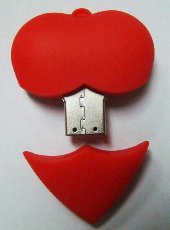 Memoria USB en PVC 2D diseño Corazon