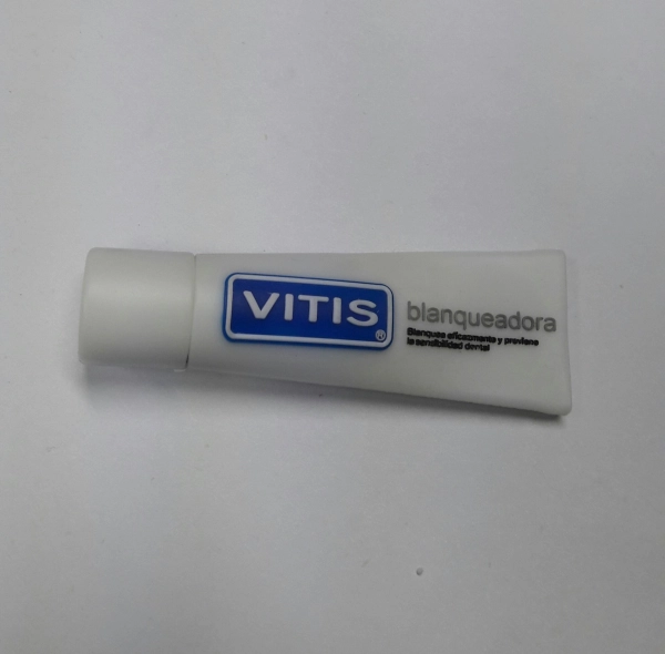 Memoria USB PVC 3D diseño Crema