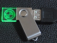 Memoria USB giratoria en Metal y Cristal