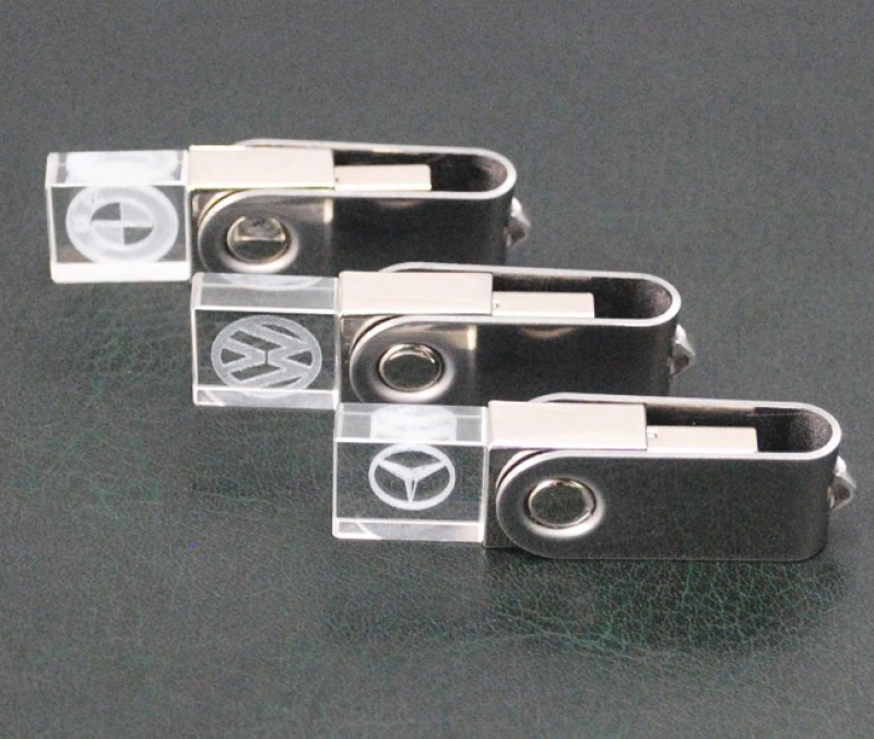 Memoria USB giratoria en Metal y Cristal