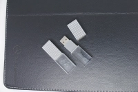 Memoria USB en Metal y Cristal