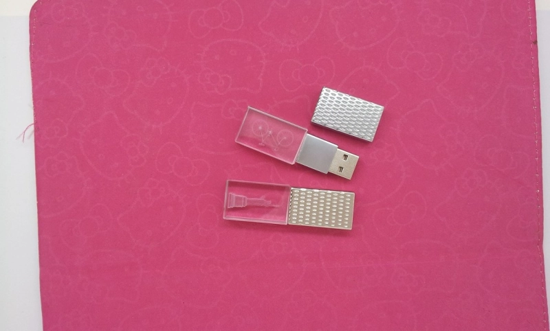 Memoria USB en Metal y Cristal