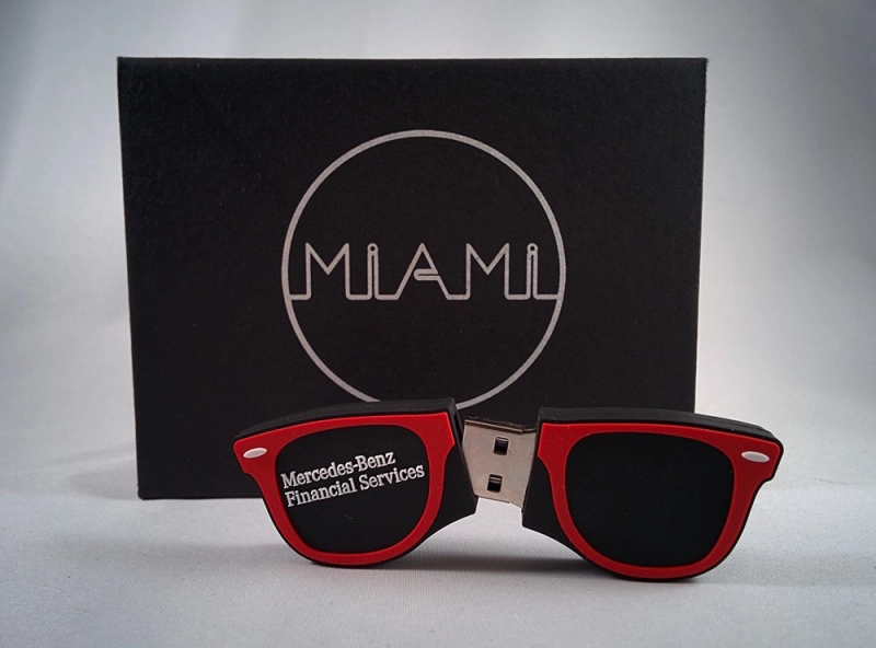 Memoria USB en PVC 2D diseño Gafas