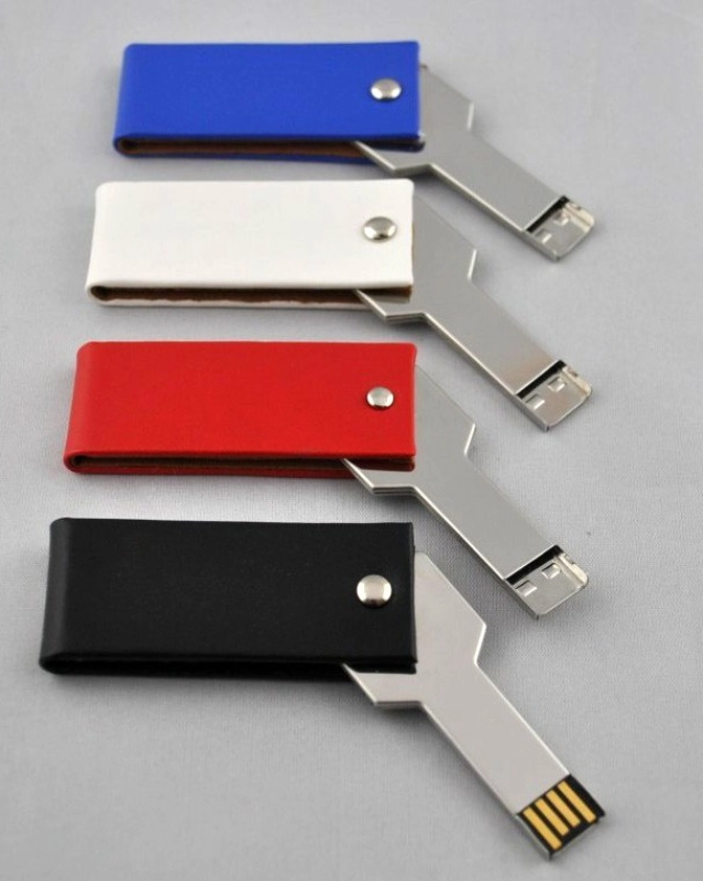 Memoria USB en Cuero y Metal en forma de llave