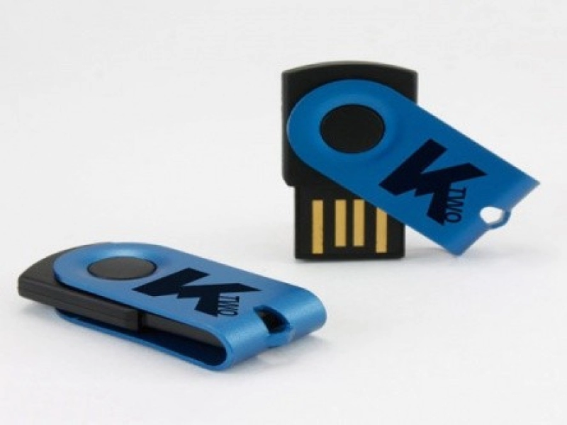 Memoria USB mini en metal y plastico
