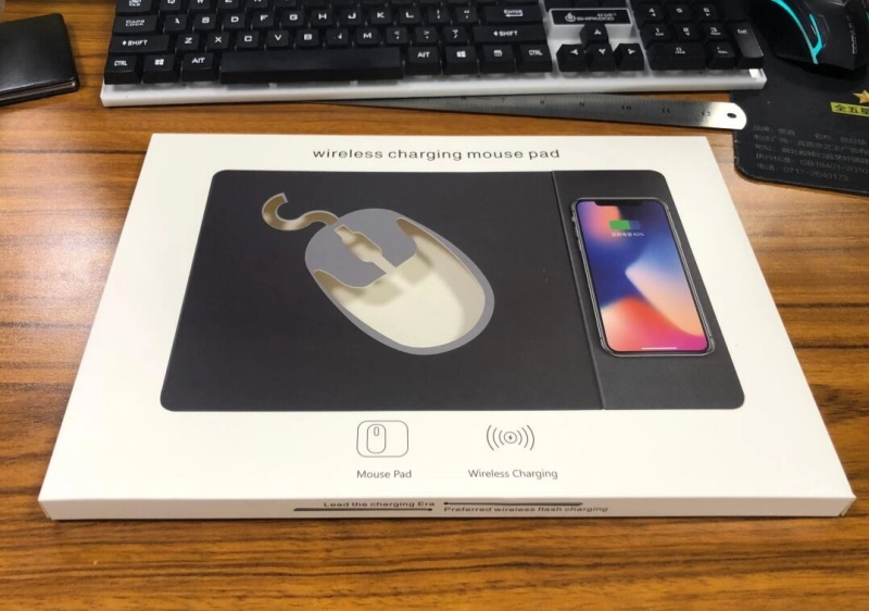 Mouse Pad con Cargador Inalámbrico 15W, de 23 x 24.5 x 8.5 cmts