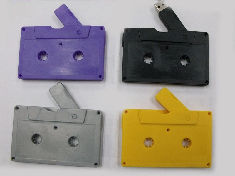Memoria USB plastica en forma de cassette