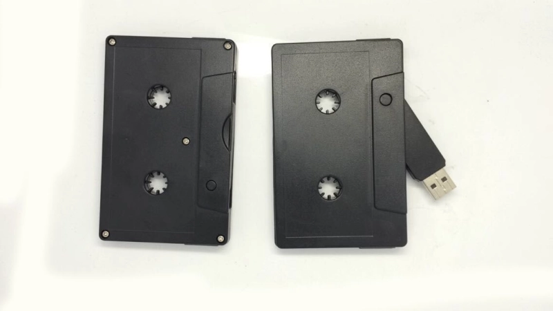 Memoria USB plastica en forma de cassette