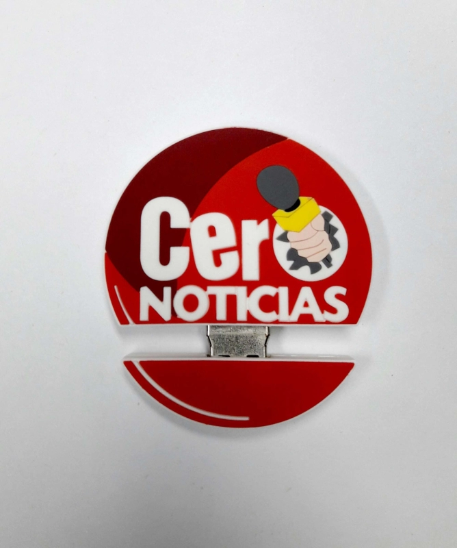 Memoria USB en PVC 2D diseño logo CERO Noticias