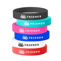 Manilla elaborada en silicona, lisa, para estampación. 6.5 x 1.2 cmts