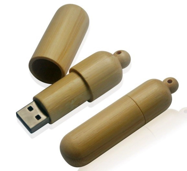 Memoria USB tubular en madera con tapa