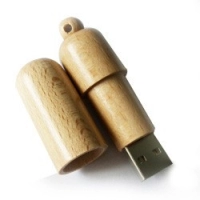 Memoria USB tubular en madera con tapa
