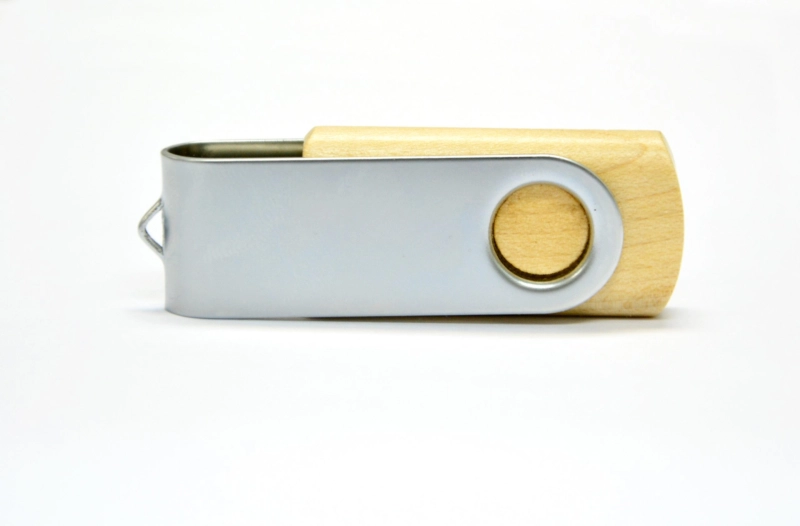 Memoria USB giratoria en madera y metal