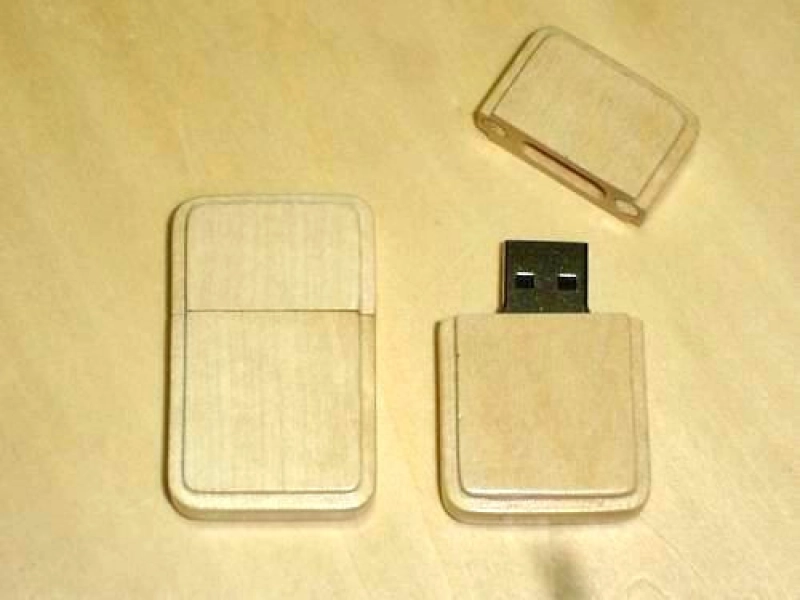 Memoria USB rectangular en madera