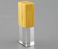 Memoria USB en madera con cristal