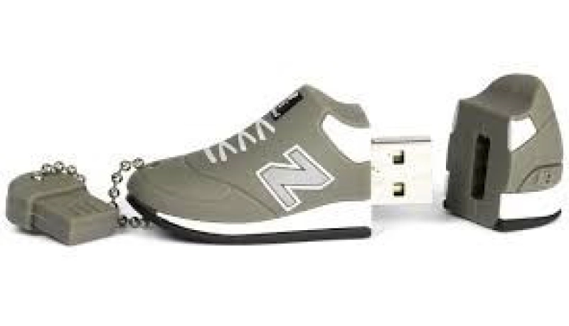 Memoria USB PVC 3D diseño Zapato Deportivo