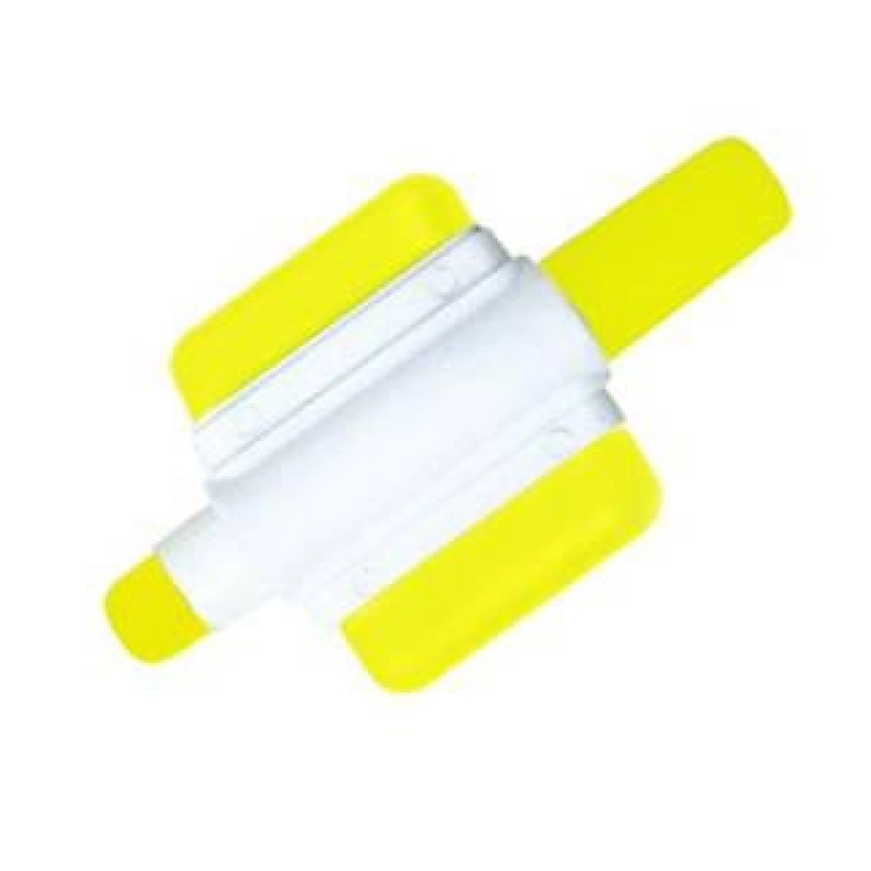 Resaltador Cleaner,  8 x 1.6 x 3.8 cmts. No se seca. Con paño y mini escoba