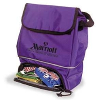 Lonchera Serengetti, 21 x 28 x 13 cmts, doble bolsillo, abajo forro y espuma