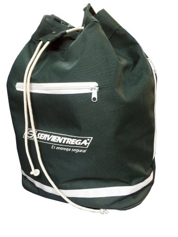 Tula Apalaches, en lona, bolsillo frontal  zipper, reata de colgar, 34 x 44 x 21.5 cmts